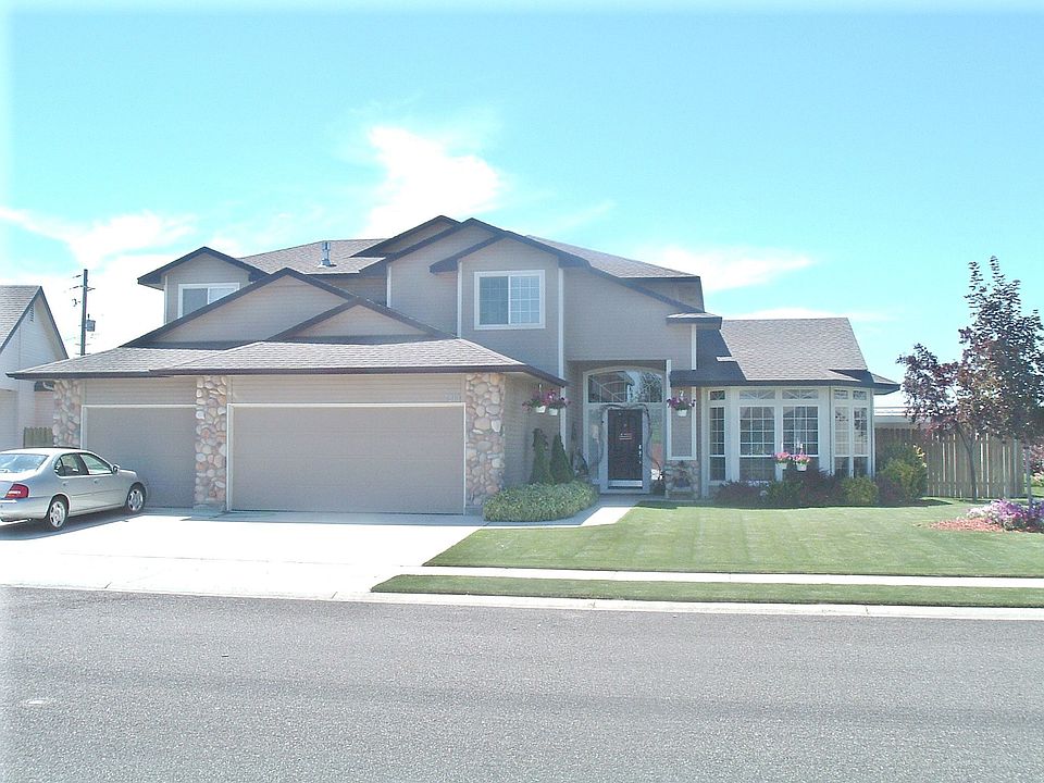 2nd image of 4919 N Blue Ash Way