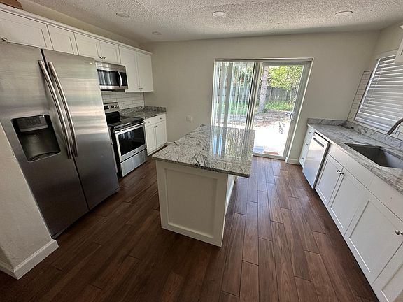3rd image of 105 Coral Ct
