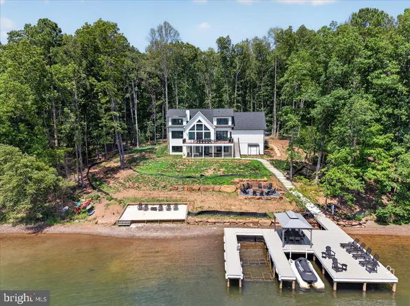 800 Carrs Bridge Rd, Bumpass, VA 23024