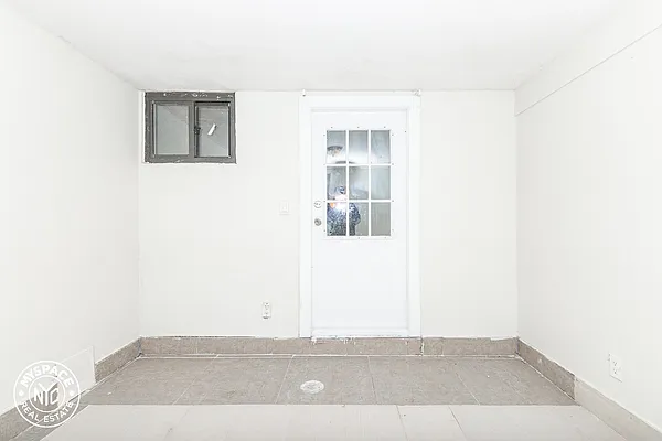Rented by MySpaceNYC | media 13
