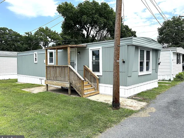 2400 Lincoln Ave Trailer 9, Sparrows Pt, MD 21219