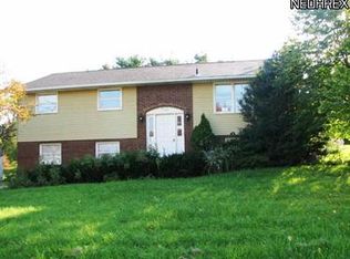 7105 Hidden Valley Dr, Amherst, OH 44001