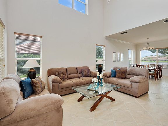 4th image of 2833 Scenic Ln