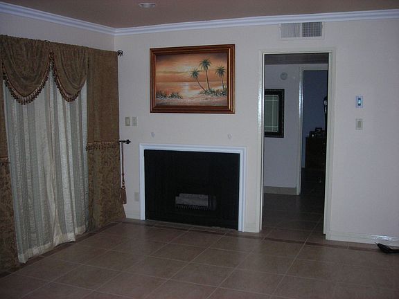 3rd image of 1339 N Columbus Ave Unit 121