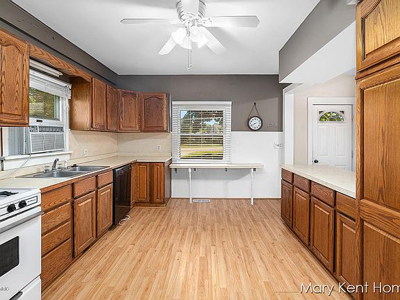 5th image of 17697 Dogwood Dr