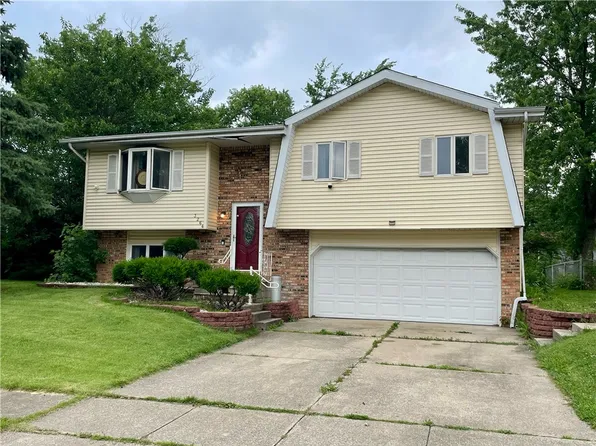 3264 Bluebird Dr, Decatur, IL 62526