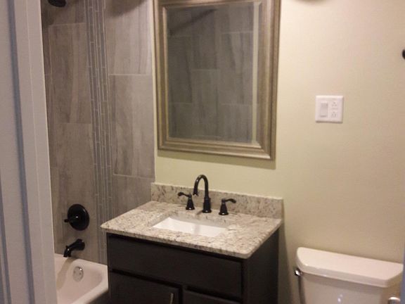 2nd image of 1113 Holiday Ln APT 1