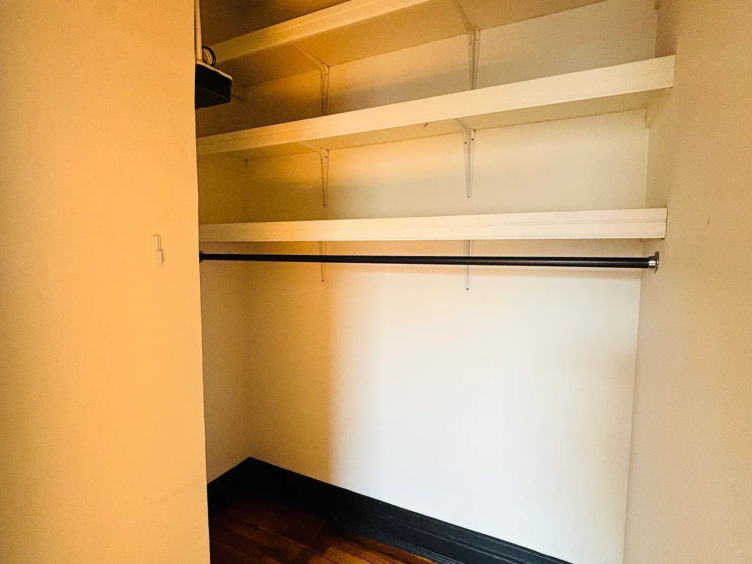 35 E 8th St — Photo 4