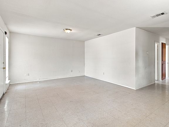 4th image of 1572 Reef Dr