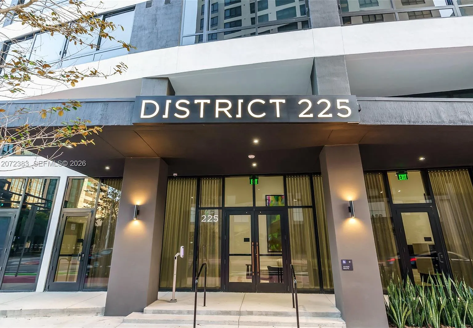 1 bed, 1.0 bath, 558 sqft, $3,400 — Photo 2