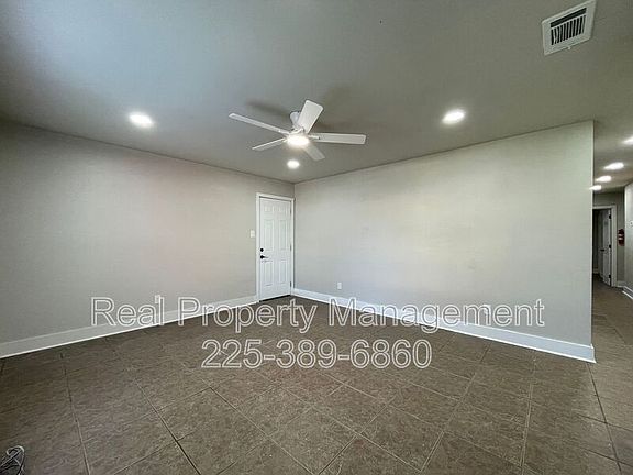 4th image of 12528 Warfield Ave
