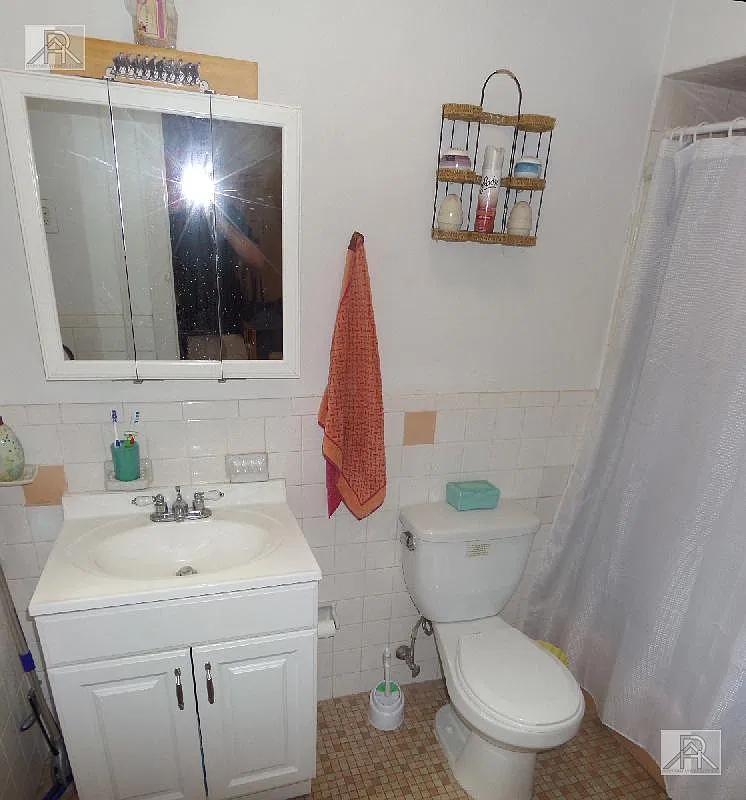 1086 Commonwealth Ave — Photo 4
