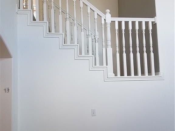 3rd image of 3904 Eucaliptus Ave