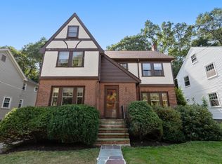 15 Crehore Rd, Chestnut Hill, MA 02467