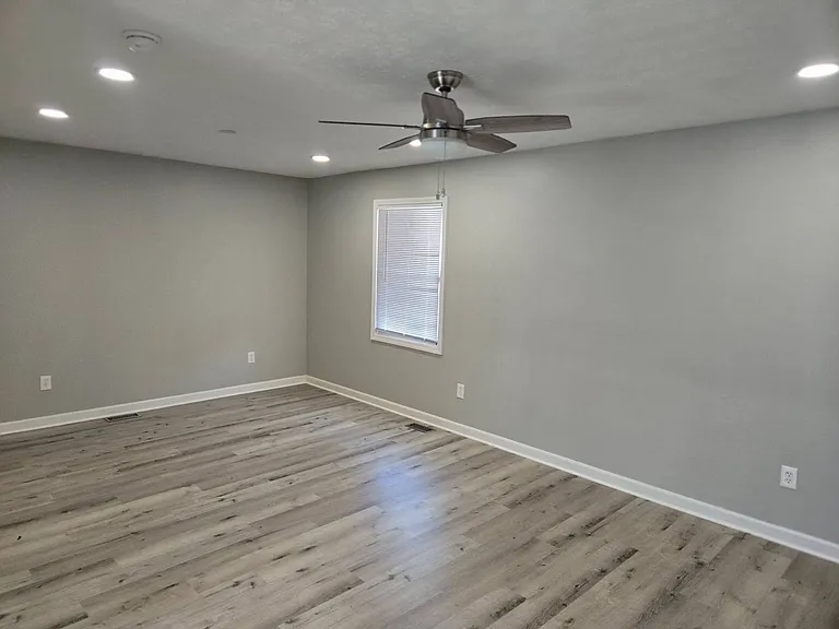 2723 Priscilla Ave — Photo 23