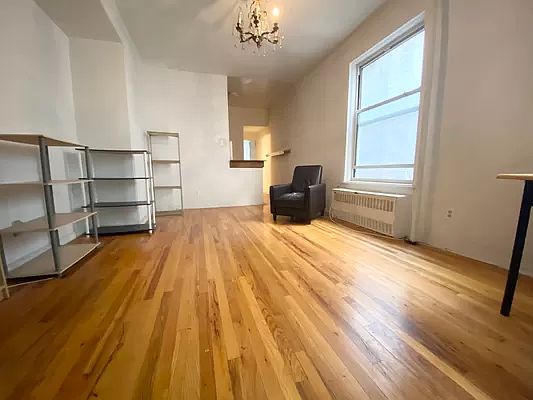3rd image of 2785 Broadway APT 4I