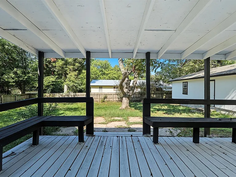 605 N Main St — Photo 23