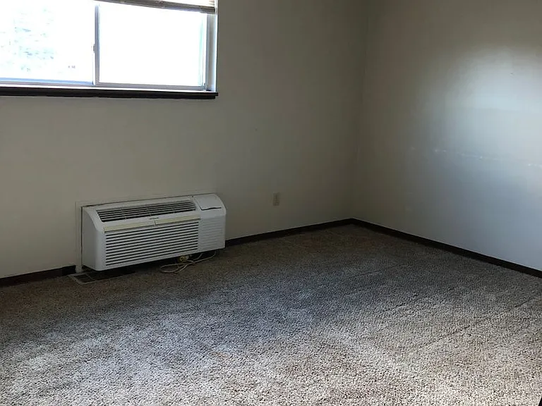 287 S Williams St — Photo 9