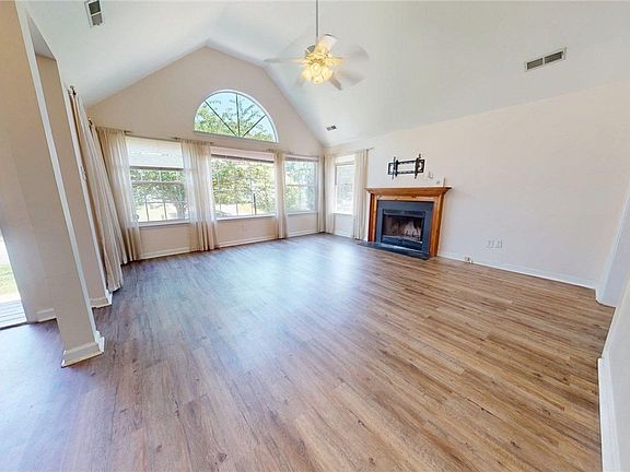 3rd image of 145 Seven Pines Ave