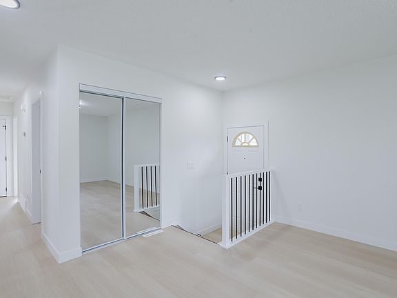 5th image of 4103 111a St NW