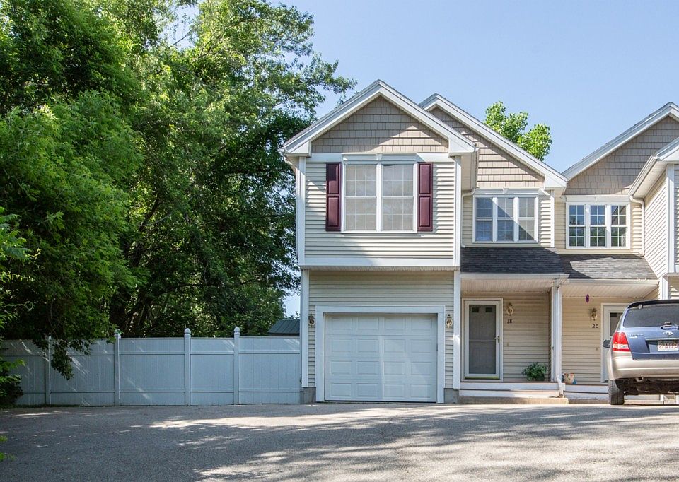 1st image of 18 Farrwood Pl