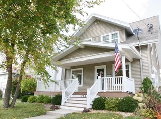 214 Wilson St, Mount Horeb, WI 53572