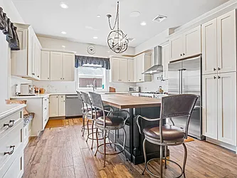 Sold by Casandra Properties Inc.