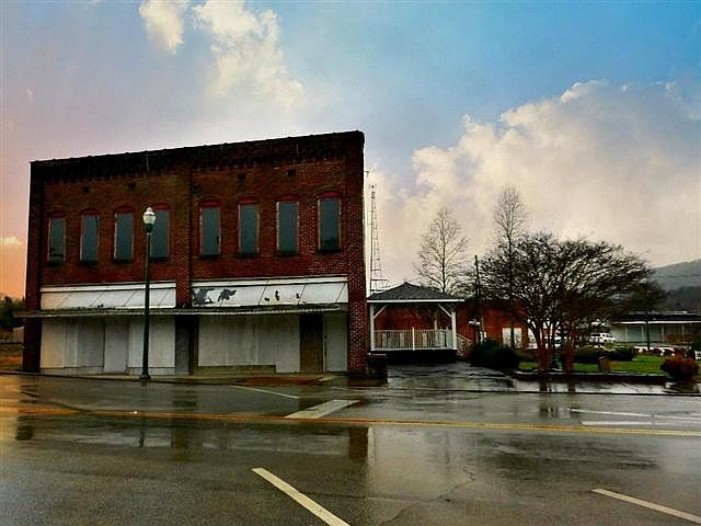 1st image of 117 W Rockwood St