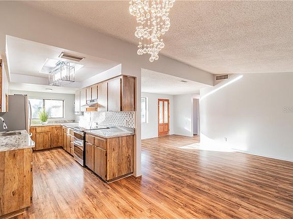 4th image of 9315 N 46th St