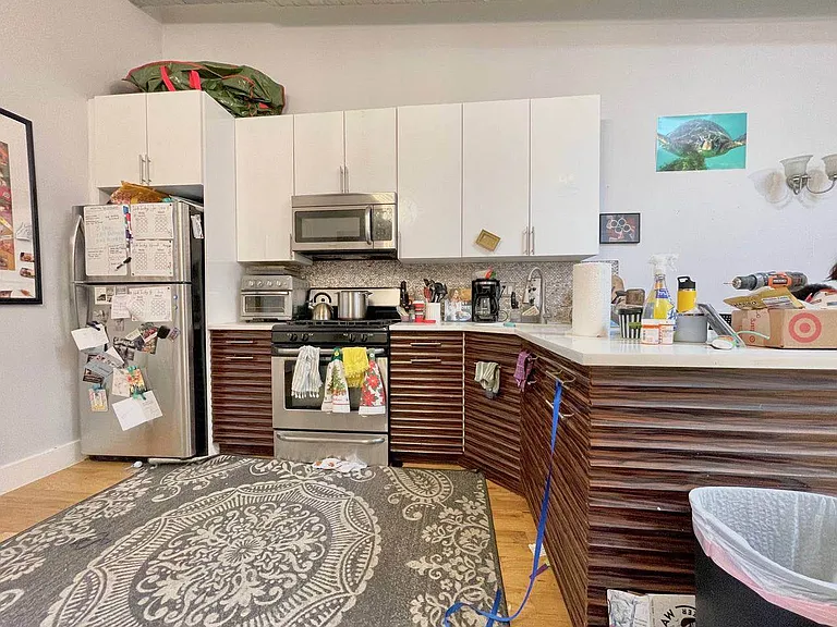 89 Cornelia St #3 — Photo 9