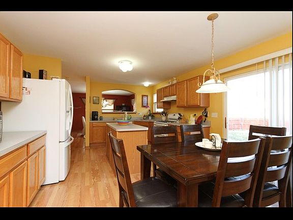 5th image of 253 S Berkley Dr