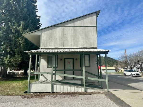 209 Houghton St, Ione, WA 99139