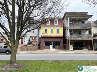 11 S Market St APT A, Shamokin, PA 17872