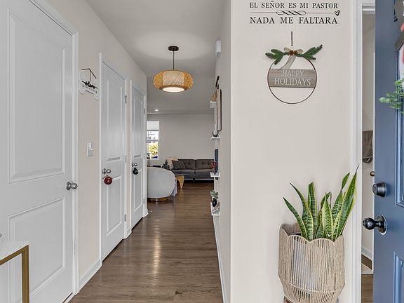 5th image of 226 Sir Barton Ct