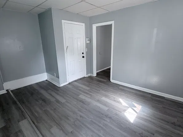 197 S Leonard St APT 4, Waterbury, CT 06708