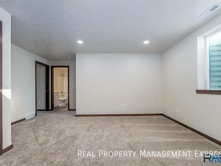 5316 S Eastwind Ave — Photo 22