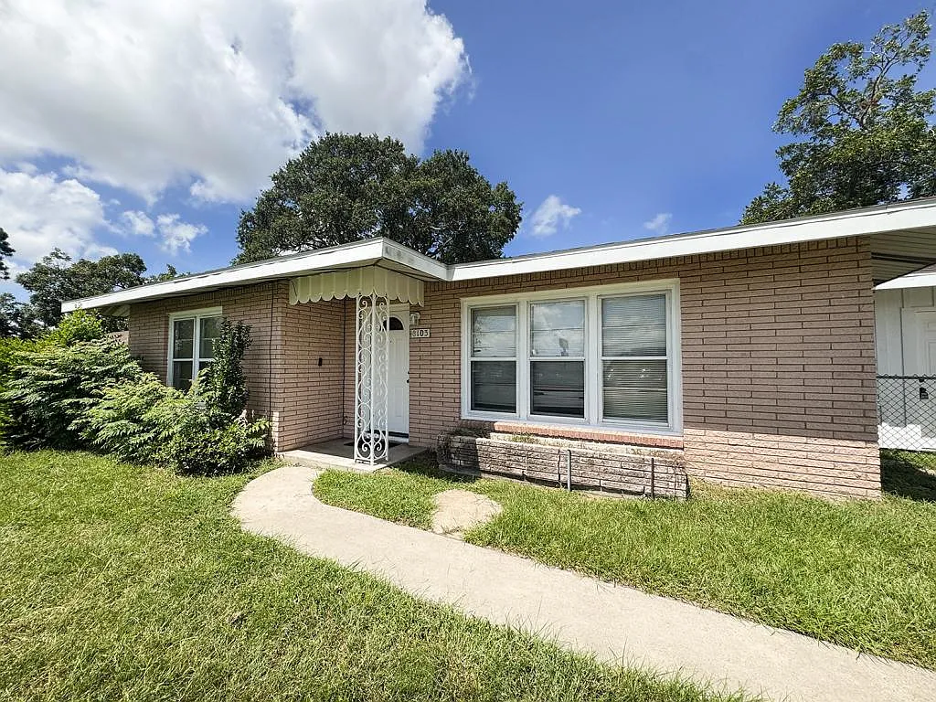 8103 N Navarro St — Photo 4