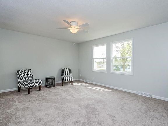 3rd image of 2624 Matthew Dr SW
