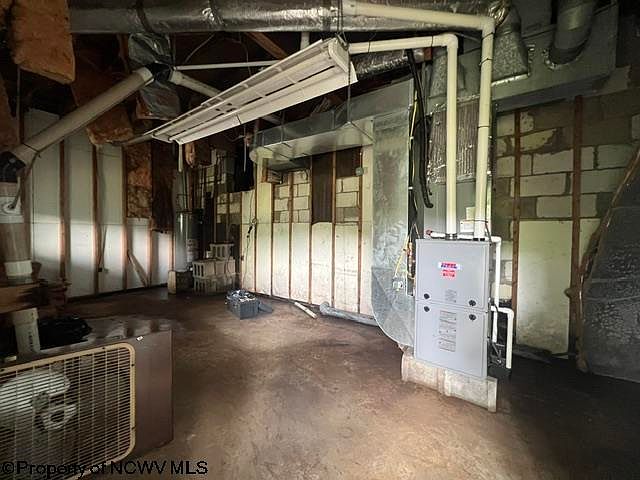 16th image of 564 Maple Lake Rd