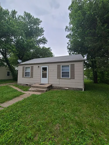 1617 Bradley Ave Photo 1
