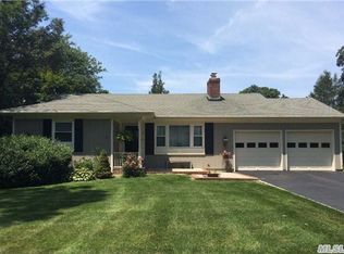7 Chapin Pl, Halesite, NY 11743