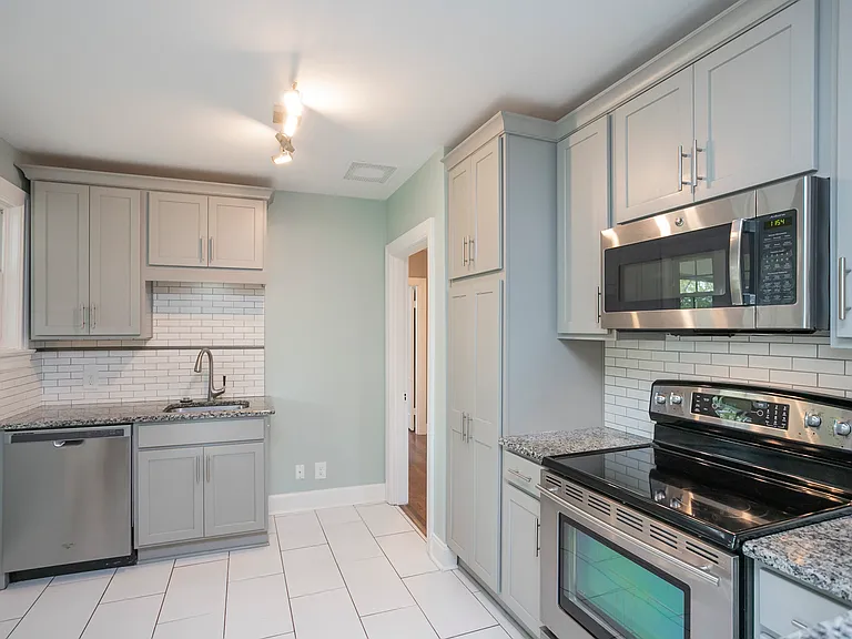 611 Shady Ln — Photo 12