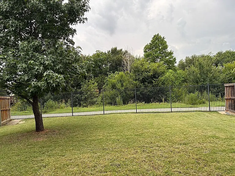 5409 Barkridge Trl — Photo 11