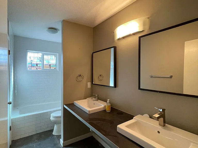7904 Scotland Yard — Photo 8