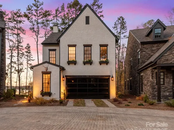 208 Ambleside Village Ln, Davidson, NC 28036