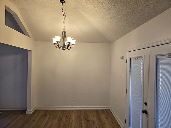 4th image of 80114 Railroad Ave