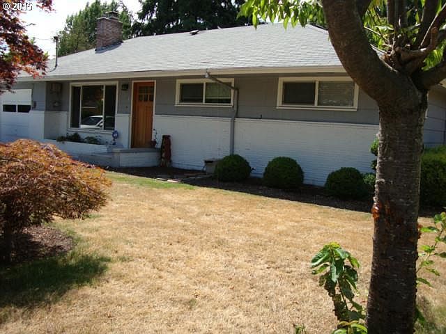 1st image of 563 SE 12th Ave