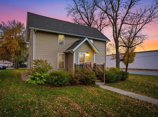 651 2nd St S, Winsted, MN 55395