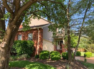 702 Willow Spring Hill Ct, Chesterfield, MO