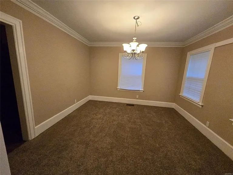 555 Morningview St — Photo 4